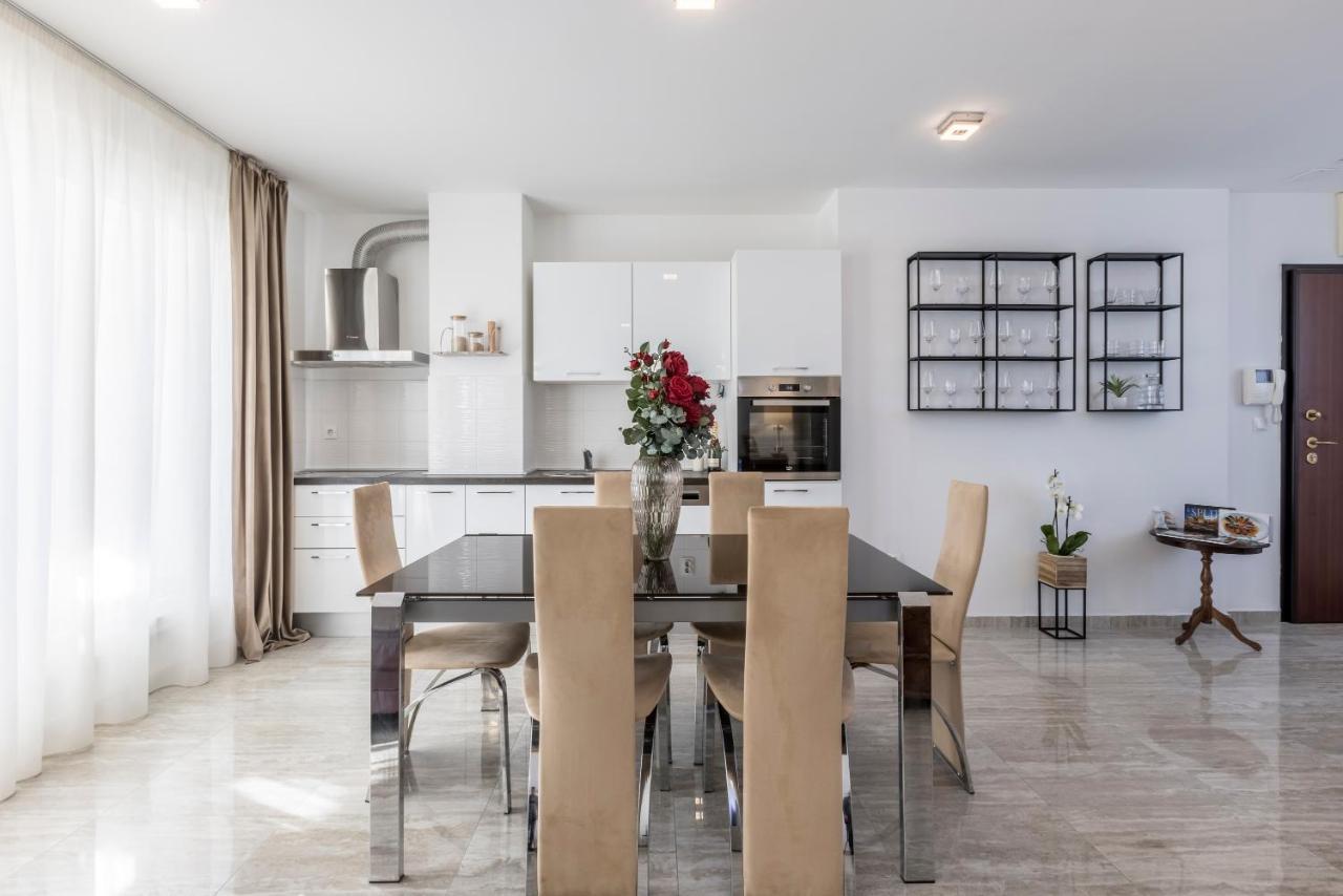 Luxury Rooftop Apartment Zalato Split Exterior photo